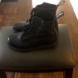 Doc Martens w/Zipper